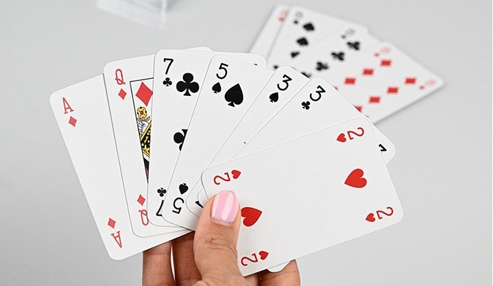 picture showing cards about how to play go fish.